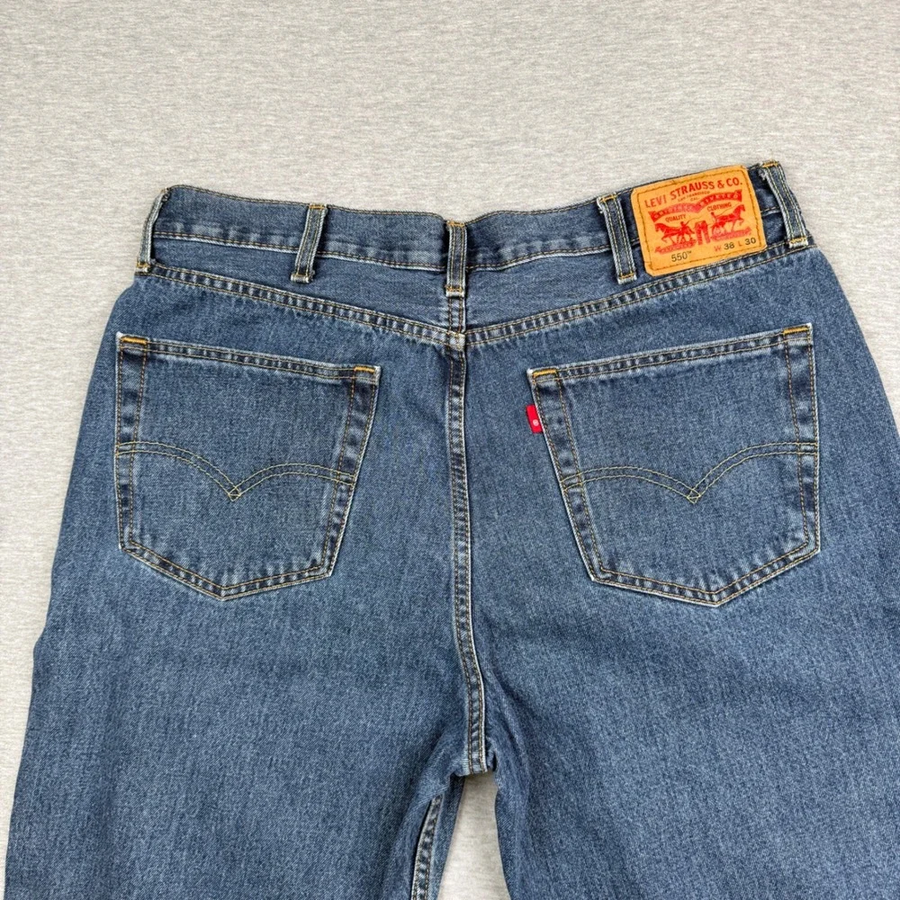 Levis 550 Relaxed Fit Tapered Leg Blue Denim Jeans Mens 38x30 (36x29 Medium Wash